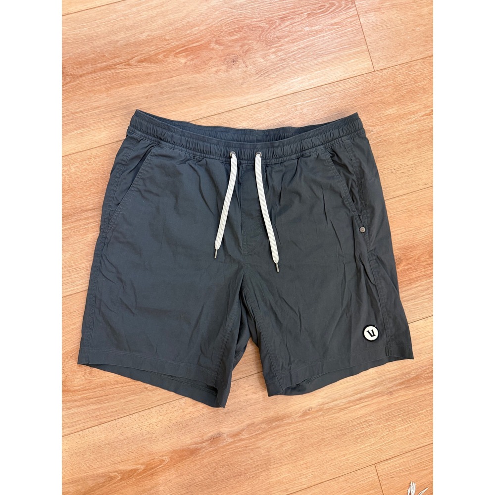 Vuori Banks Shorts Mens Medium Charcoal Grey Athletic Performance Swim Trunks